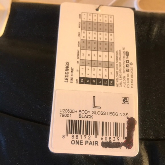 HUE Women’s Body Gloss Leggings. - Picture 3 of 4